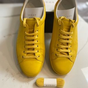 Gucci , mens 9.5 yellow shoes
